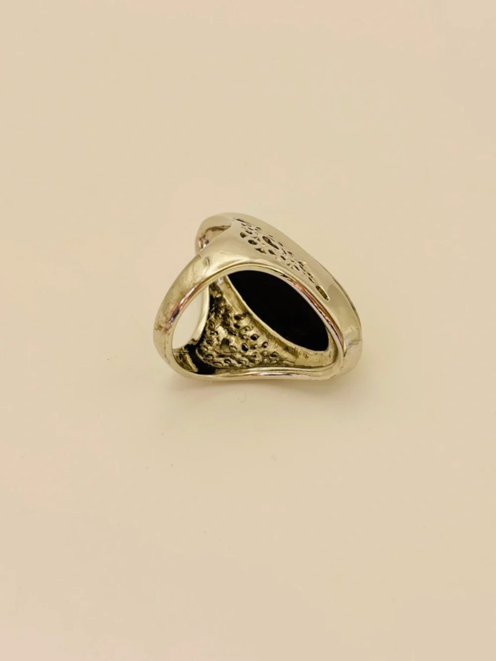 Unique Artisan Ring with Resin Floral Inclusions – Size 6.5 - Picture 3 of 10
